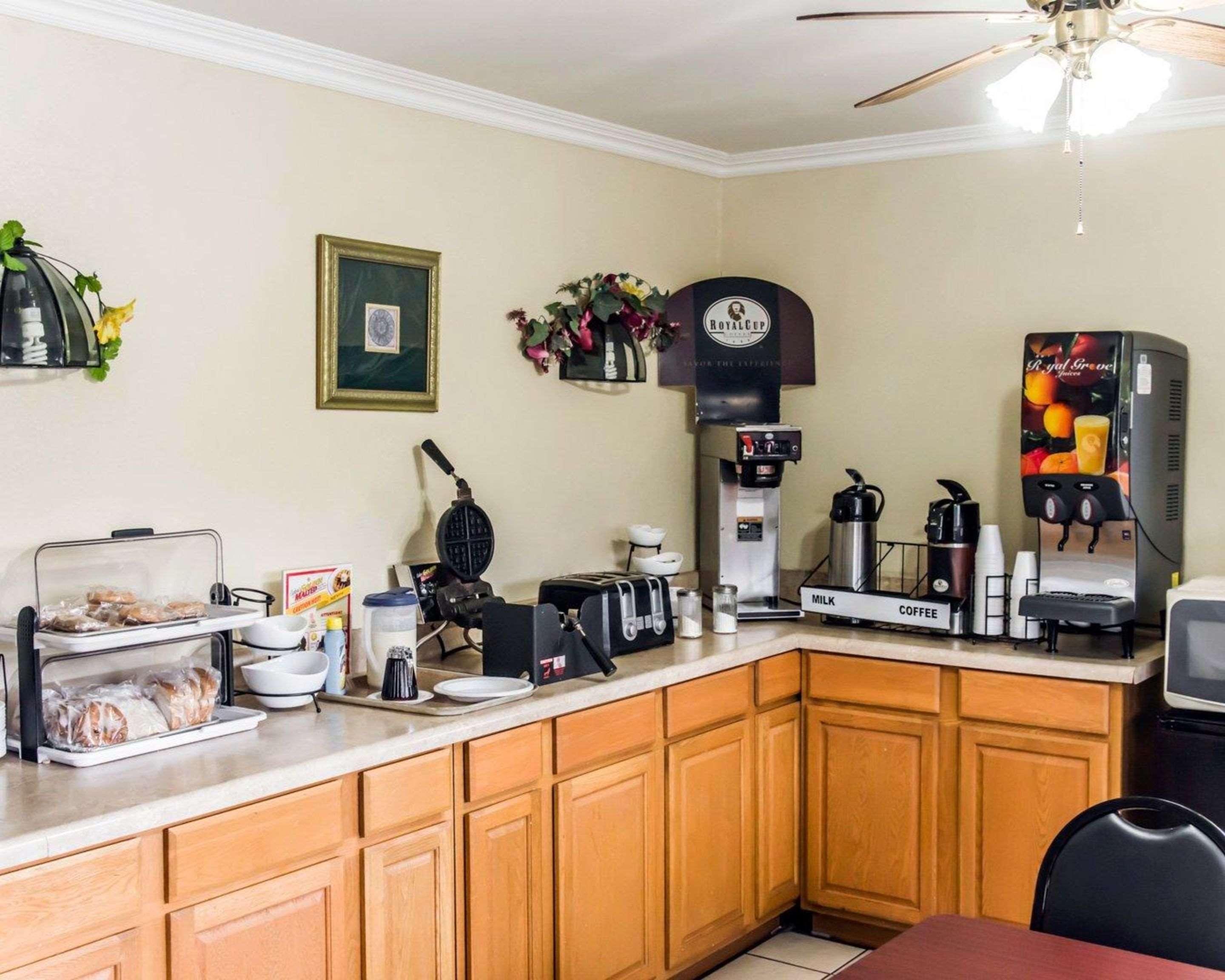 Econo Lodge Perry Εξωτερικό φωτογραφία